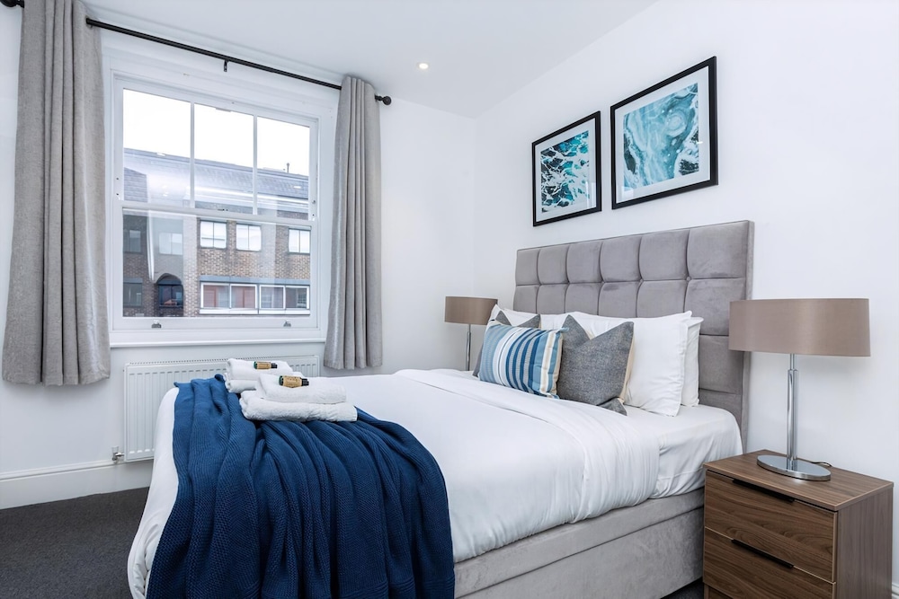 Elegant Three-bed Marylebone Flat Near Oxford Circus!