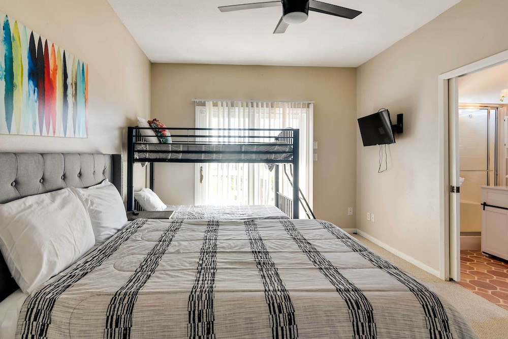 Pet-friendly Galveston Home w/ Wraparound Deck