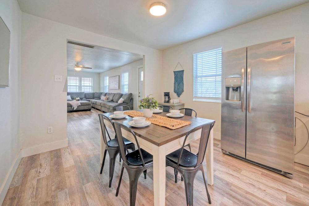 Near Beach & Dining in Golf Cart Zone + Private Balcony Salty Sunshine #B