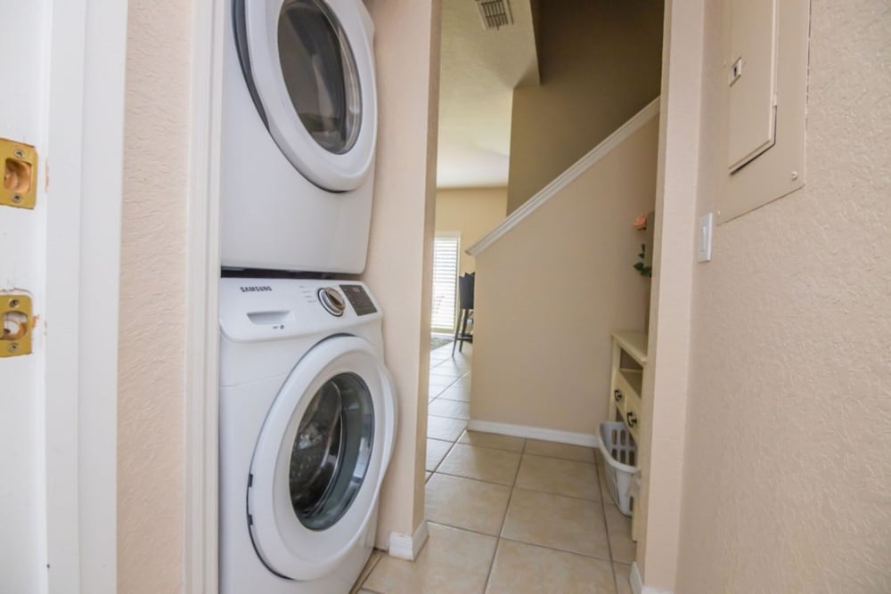 Lynval's Regal Palms Resort Townhome