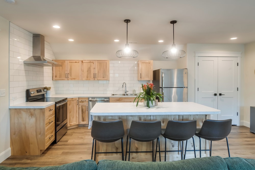 Ski, Hike, Explore: Modern Guest Suite in Rigby