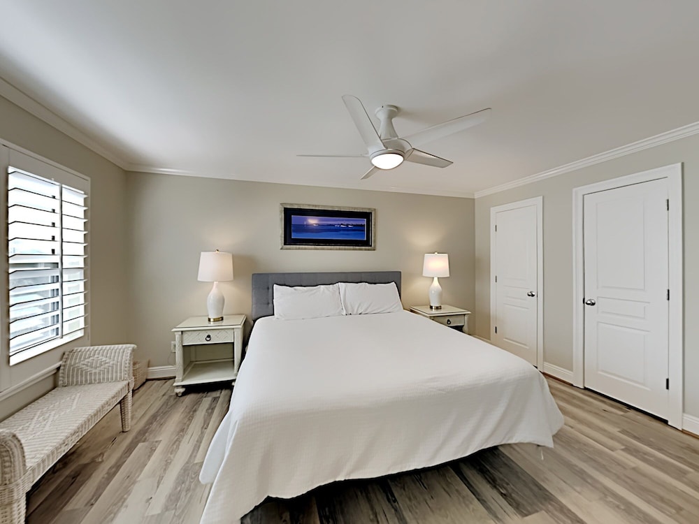 Emerald Dunes #405 by Southern Vacation Rentals