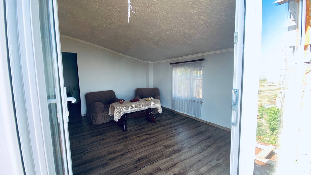 Byurakan Guest House