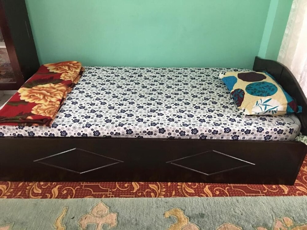 Sara's Backpackers Hotel