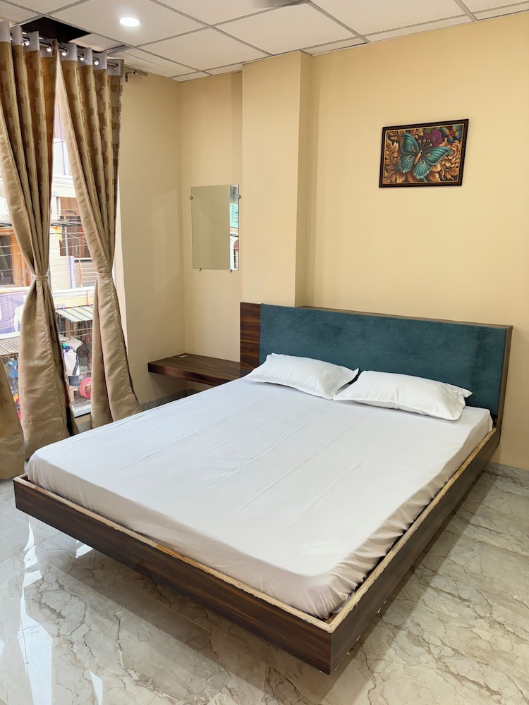 SHRI KRISHNA HOTEL