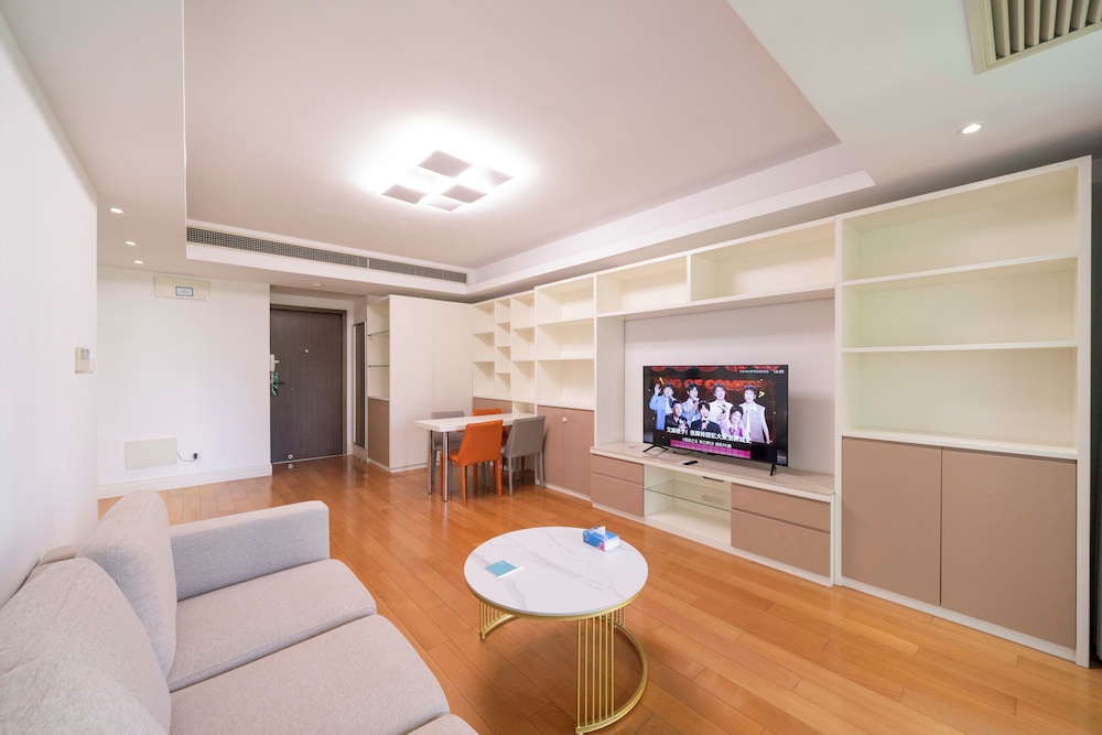Tyms Stylish 1BR 1BA Apt Xujiahui Center