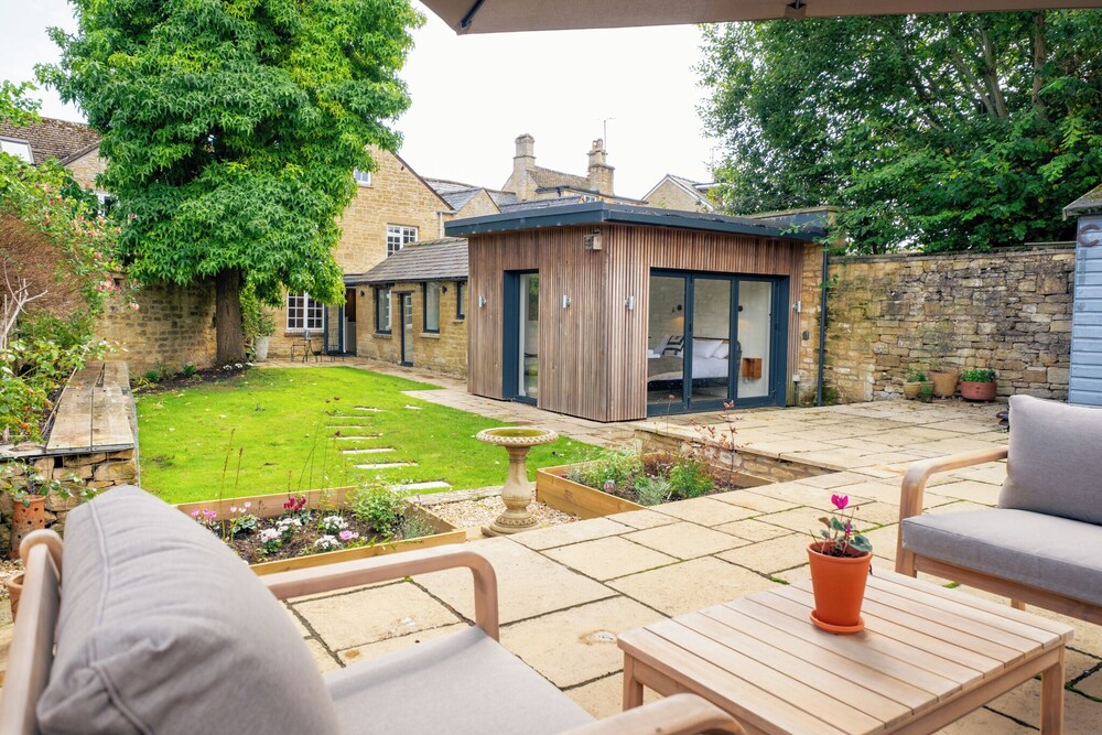 Historic 3 BD Cottage in the Cotswolds