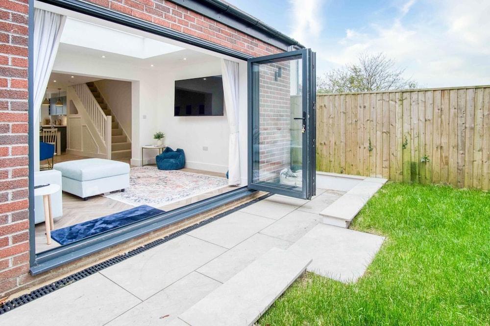Hatherleigh Drive - 2 Bedroom House - Mumbles