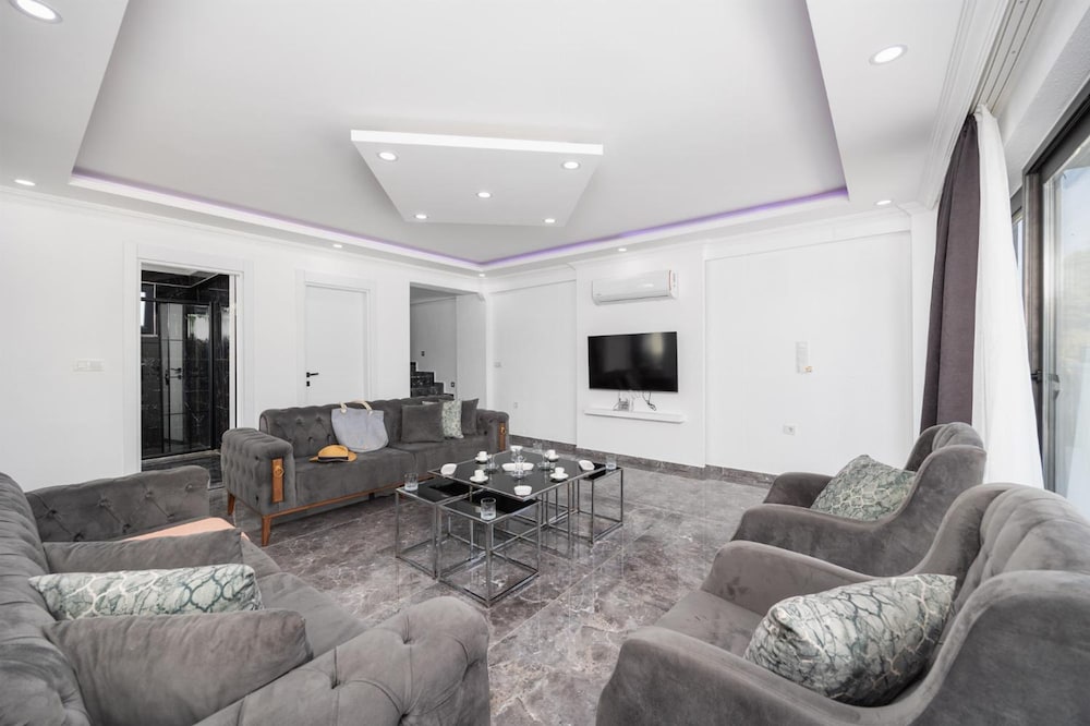 Villa Grand Yasar 4 With 4 Bedrooms and 4 Bathrooms