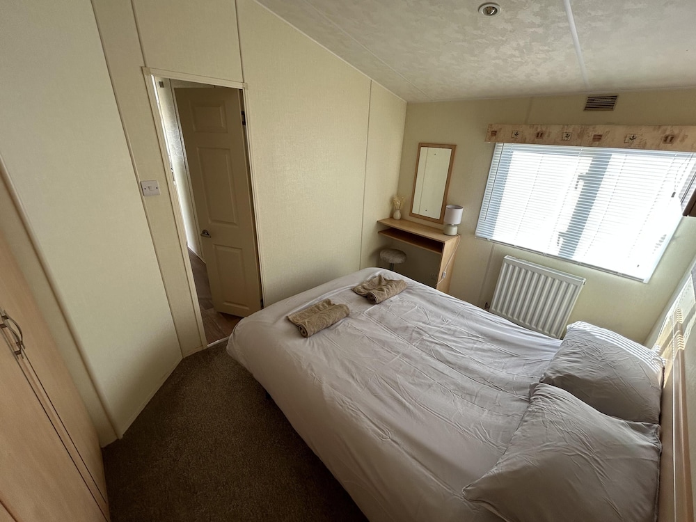 Lovely 2-bed Lodge in St Osyth view 2