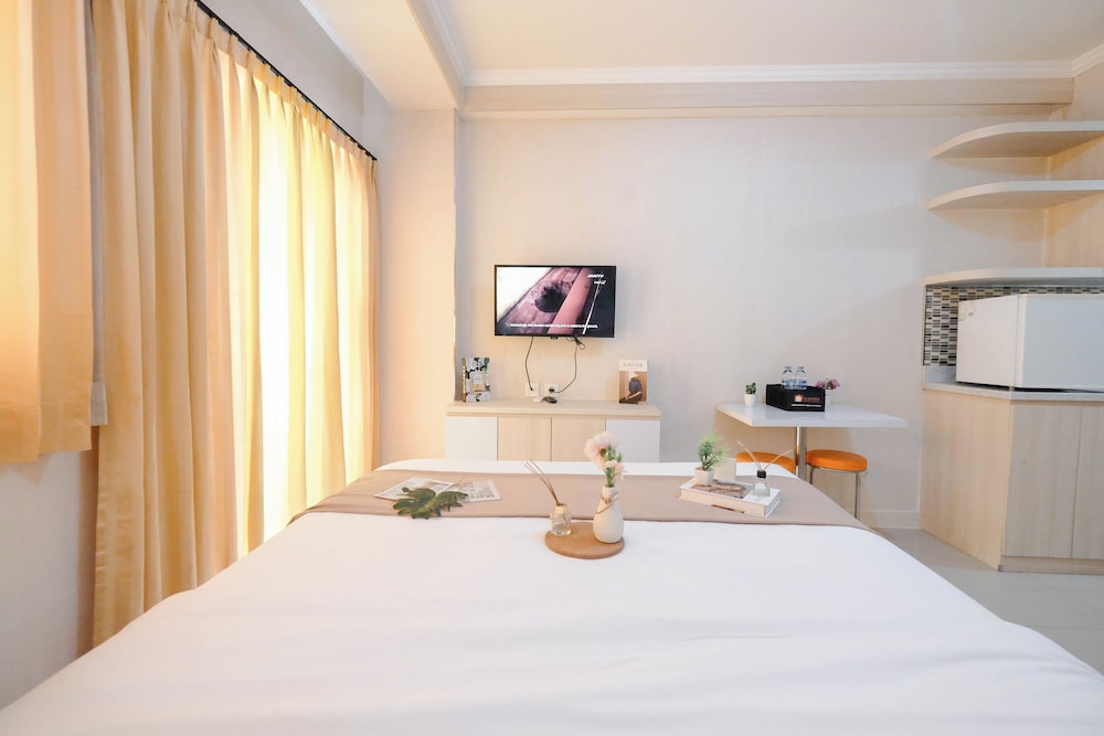 Strategic Studio Apartment Signature Park Grande Near Ciliwung Lrt Station