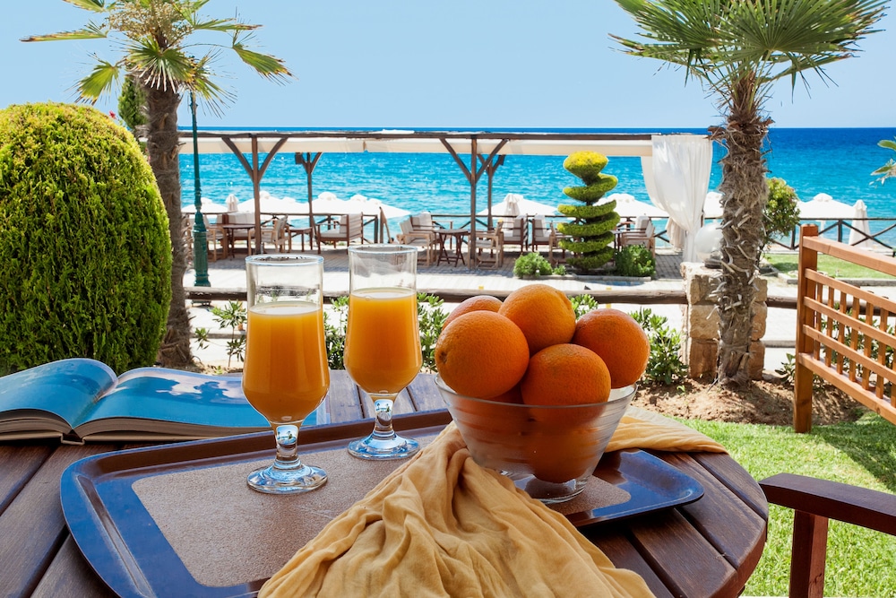 Paralio Hotel