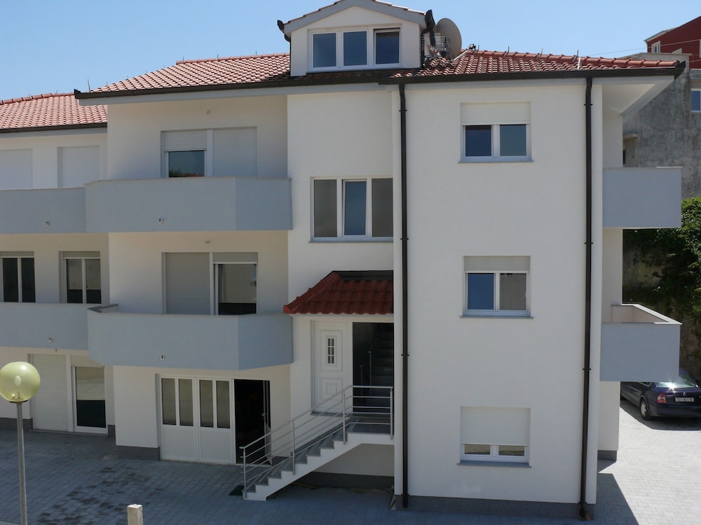 A6 - apt With 2 Balconies, 5 min Walking to Beach view 3