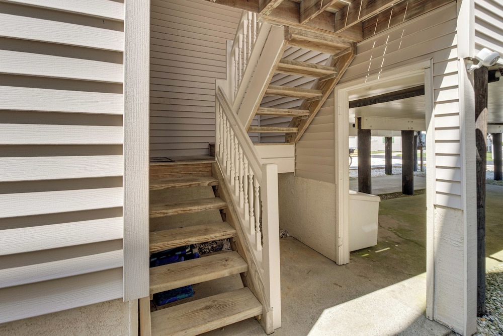 2 Blocks to Beach Access: Ocean City Adventure!