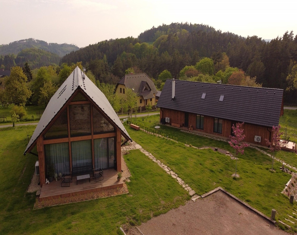Apartment Near Pernstejn Castle in Smrcek