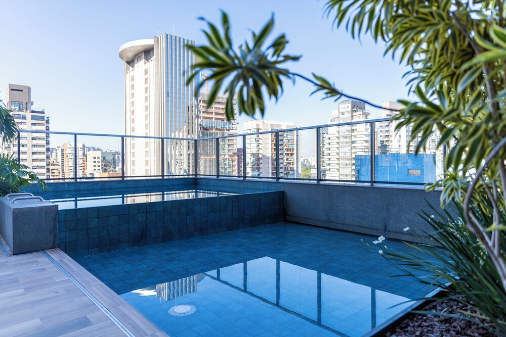Piscina na cobertura e Academia