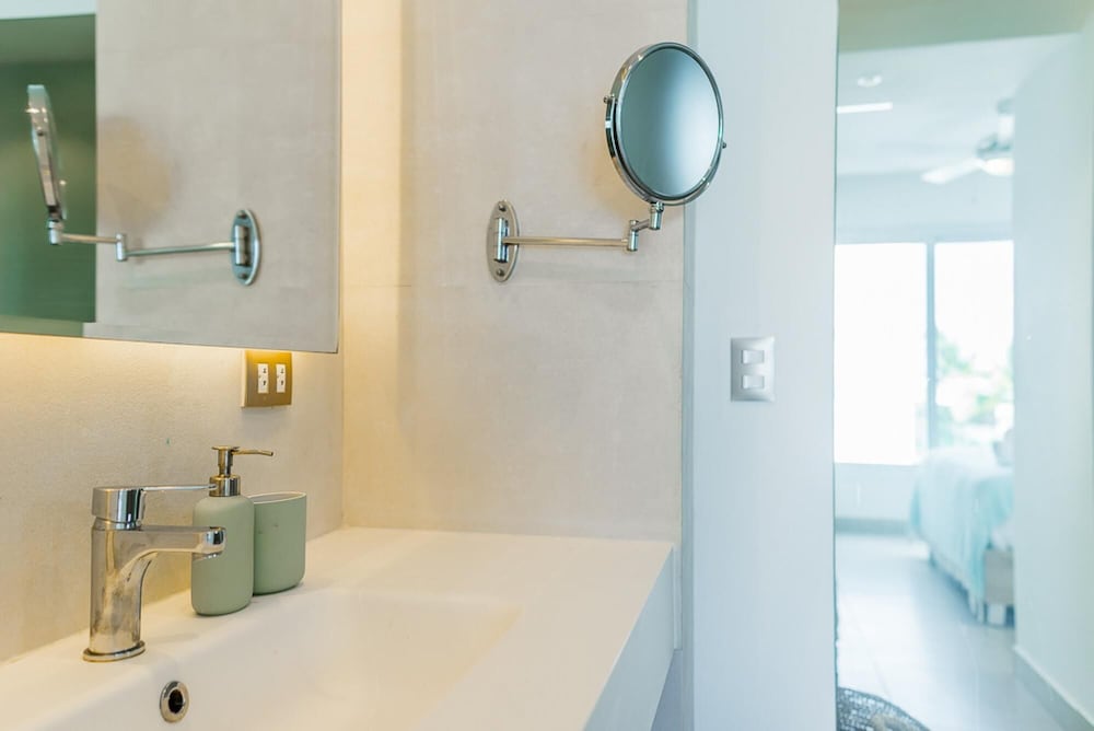 Gorgeous Condos Steps From the Beach B2 view 4