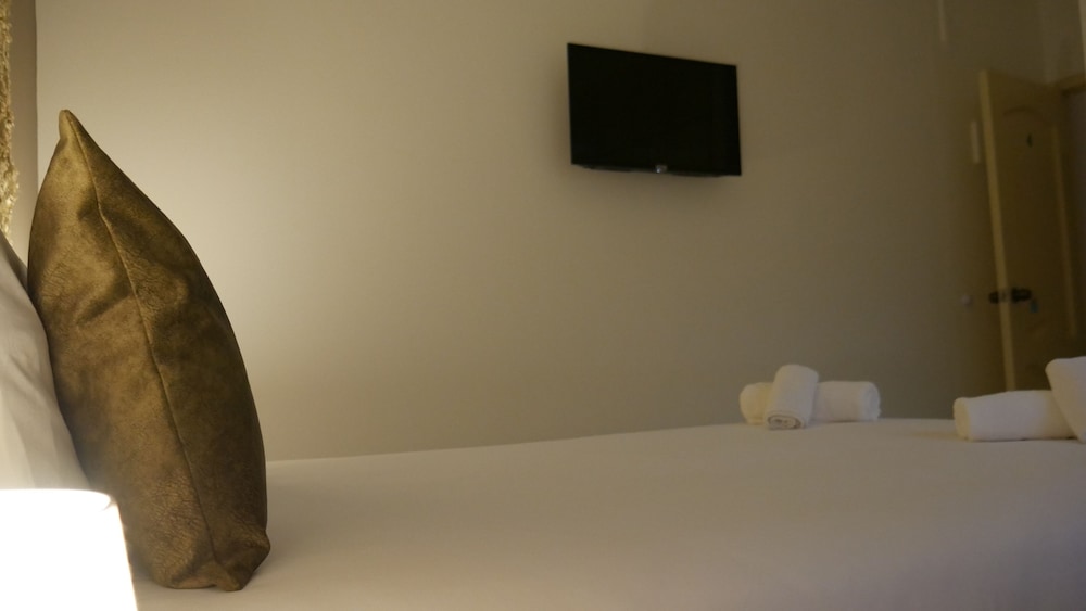 Park View Hostel & Suites