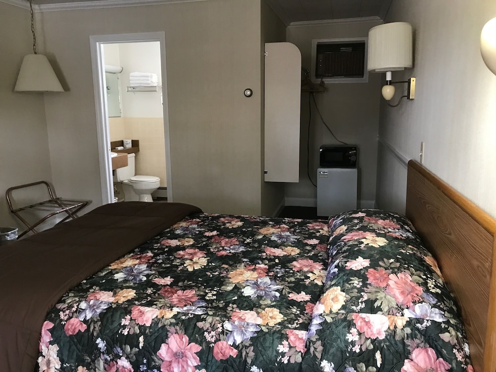 T-Bird Motor Inn