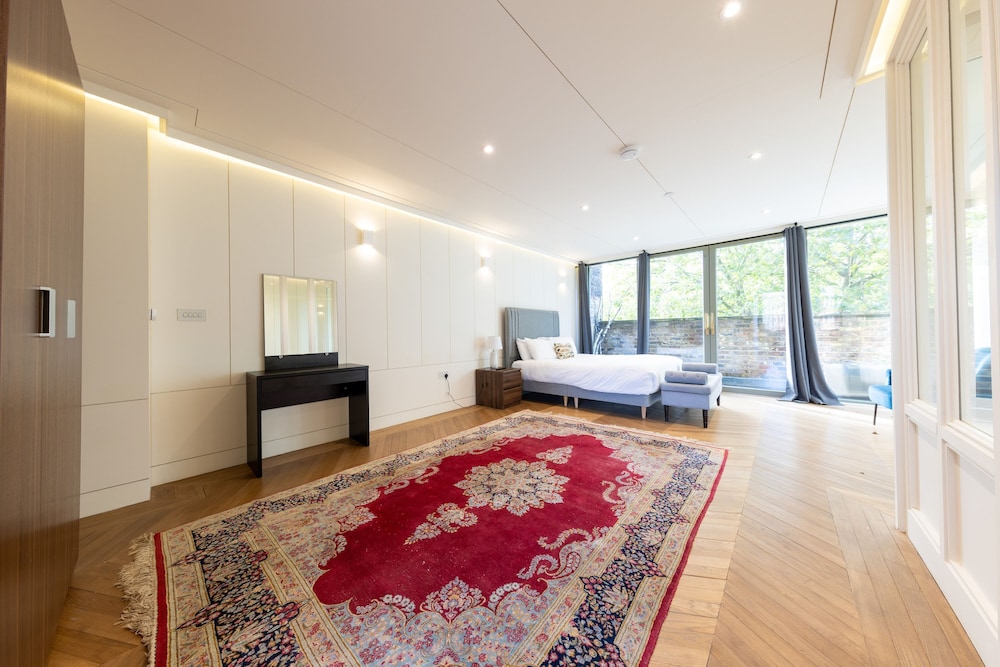 Elegant 5bdrm Townhouse in Camden