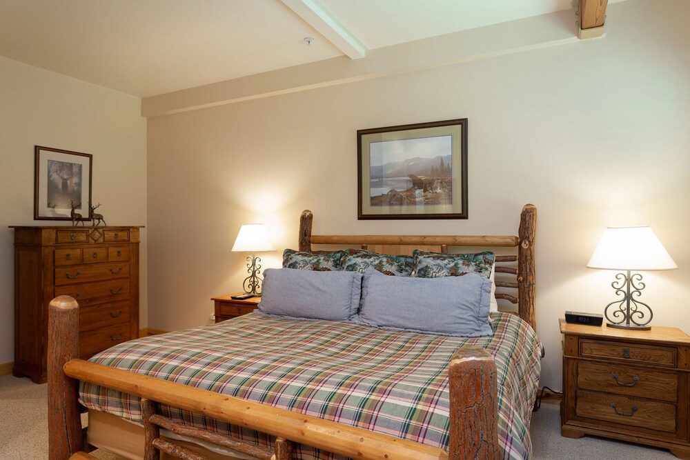 Trail's End Lodge at Deer Valley Resort - Two Bedroom Residence with Spa #401 2 Condo