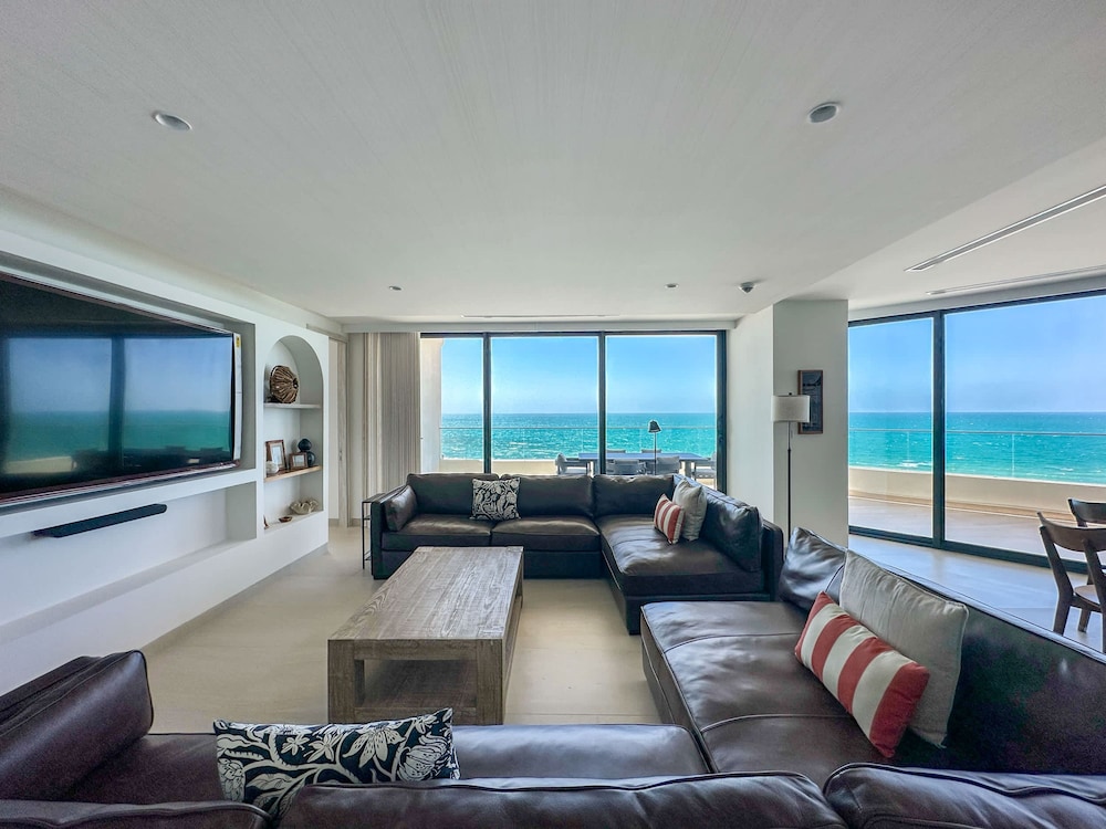 5BR Beachfront Luxury Condo