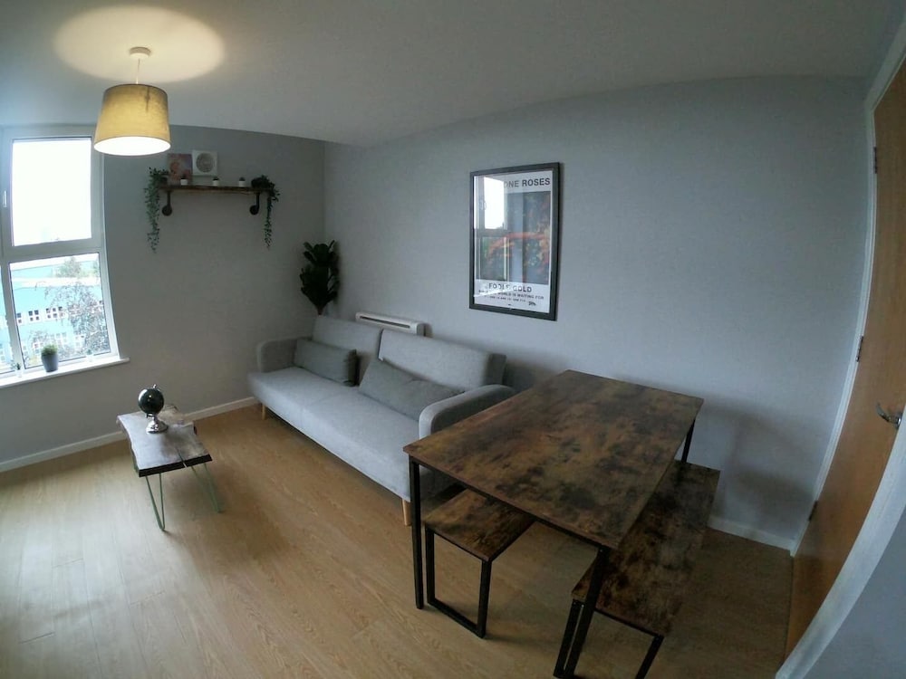 Manchester Metropolitan Loft Apartment view 4