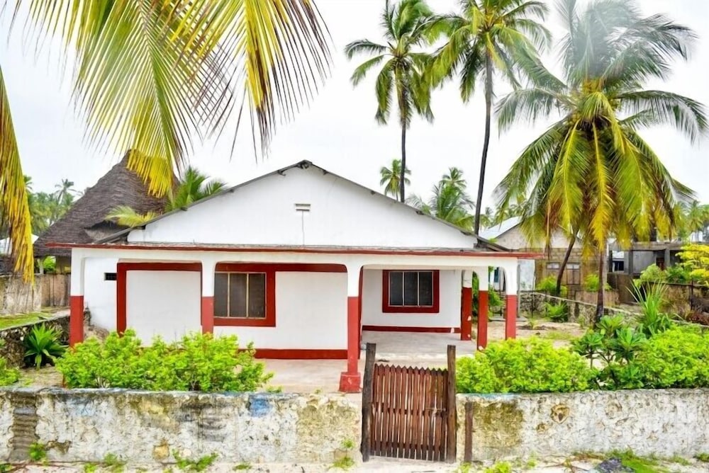 Jambiani House