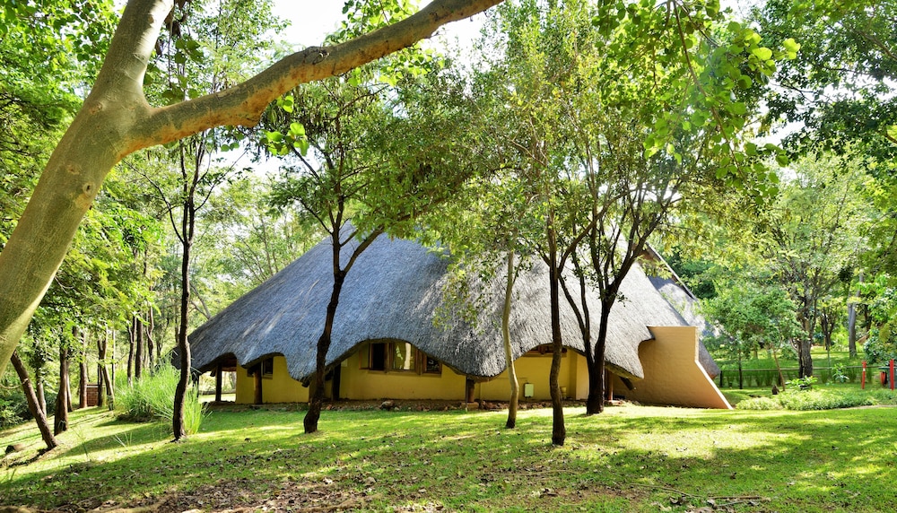 Lokuthula Lodges