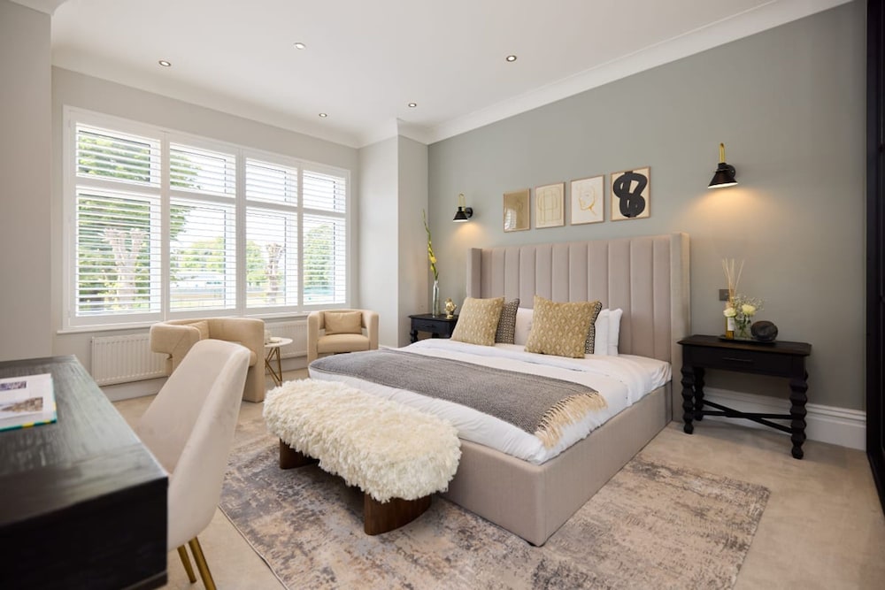 The Roehampton Place - Elegant 5bdr House With Garden Parking