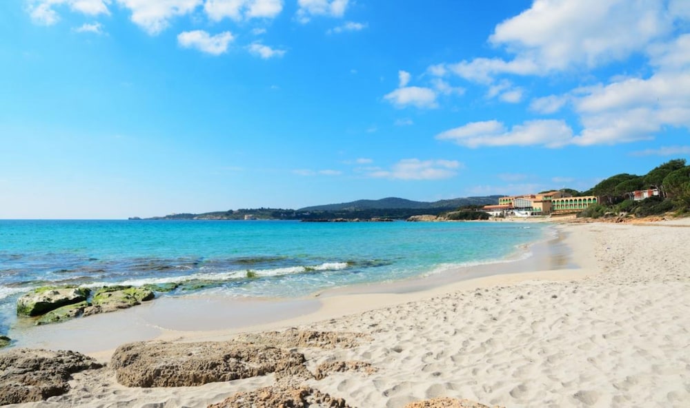 Modern Apartment for 4 Guests Near Alghero Beach