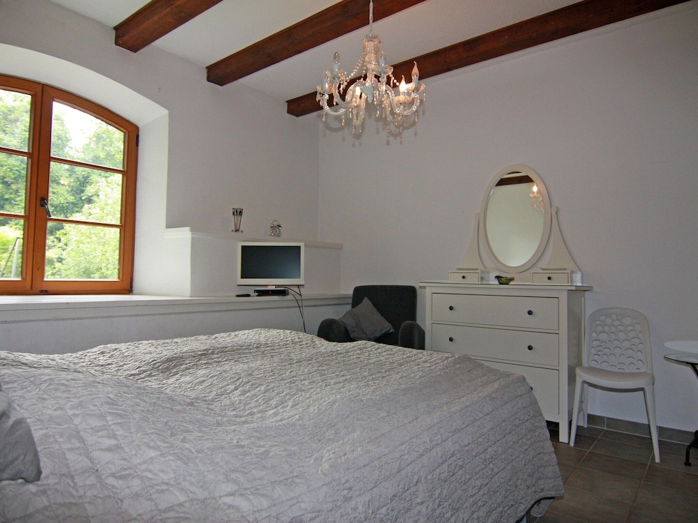 Photo 8