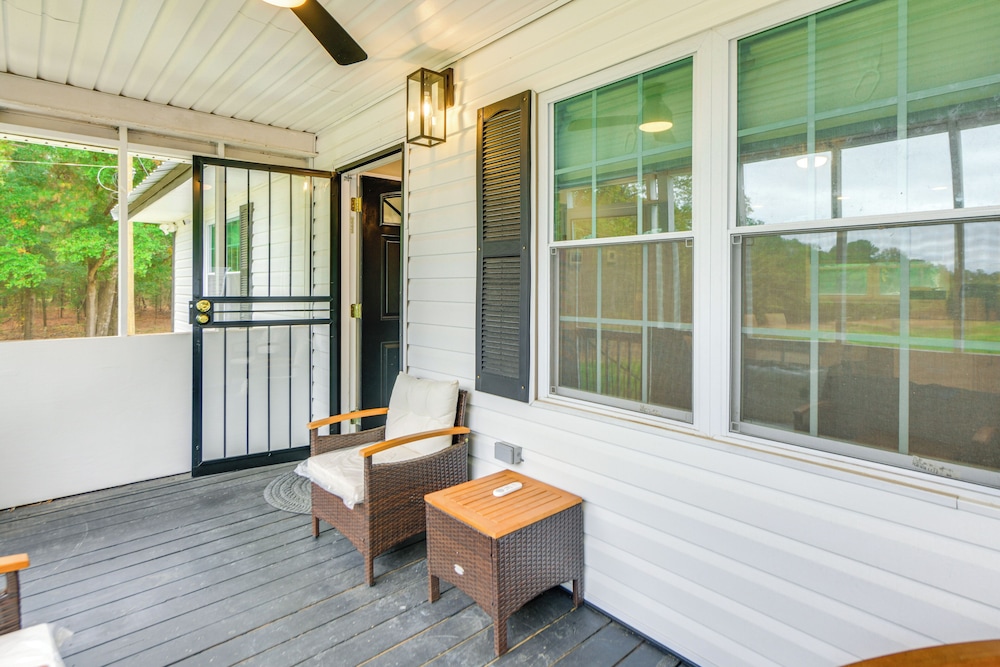 5 Mi to Victoryland Casino: Secluded Home w/ Deck!
