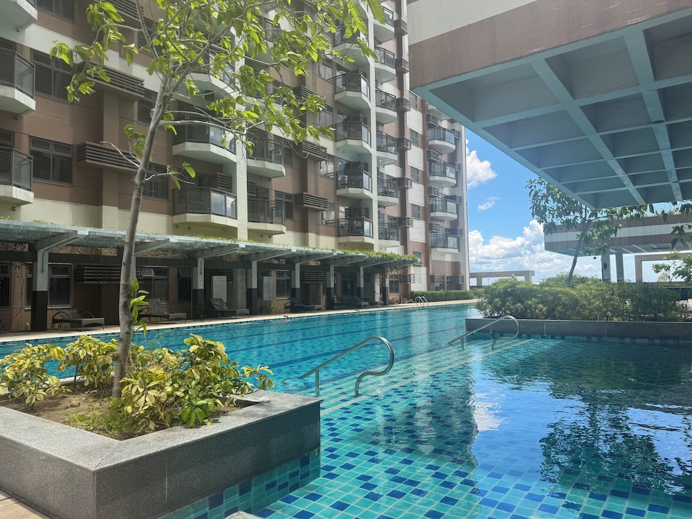 Manila Bay View - 1BR with balcony