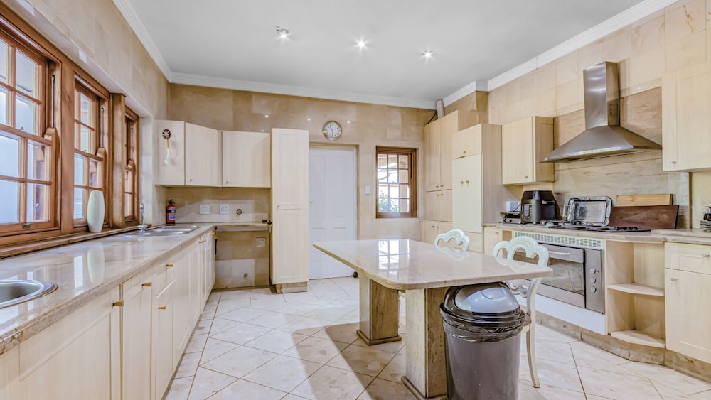 House Sunbeam GuestHouse