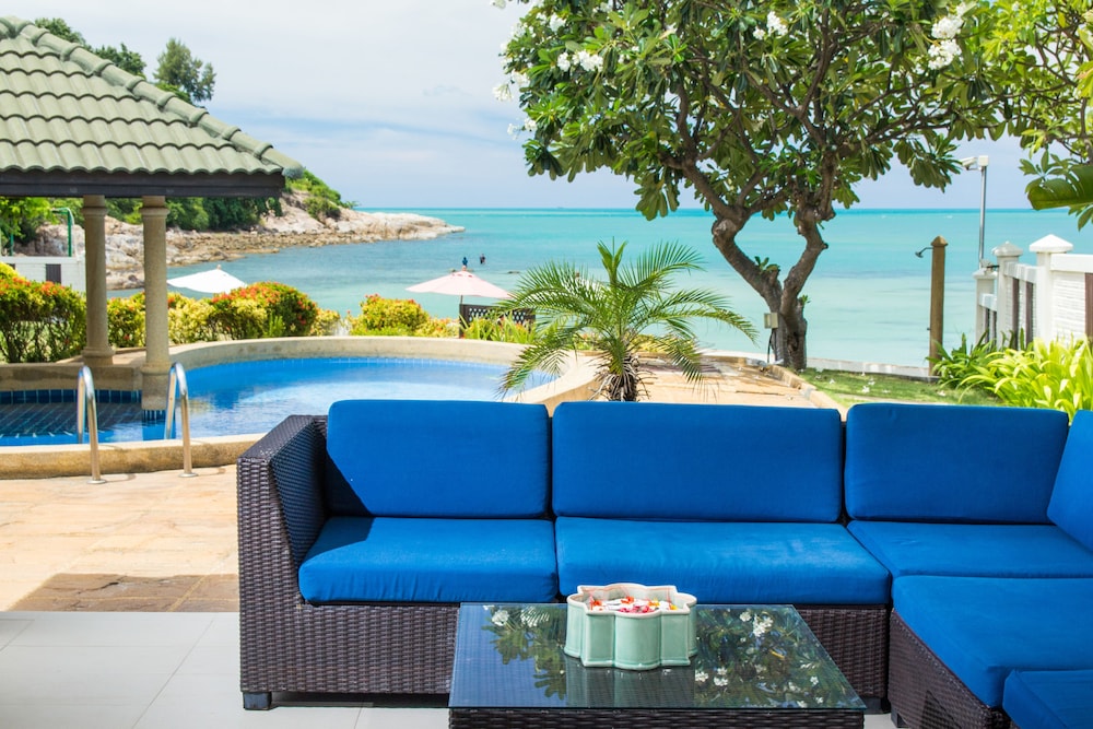 Idyllic Samui Beach Villa Resort