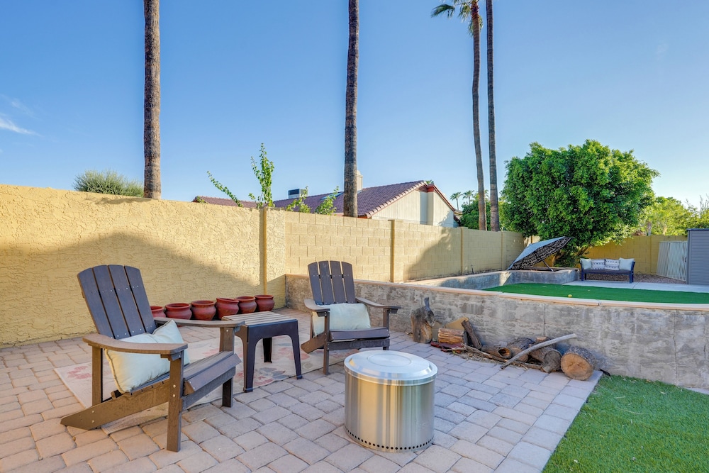 Luxe Outdoor Oasis: 'palm Tree Villa' in Chandler