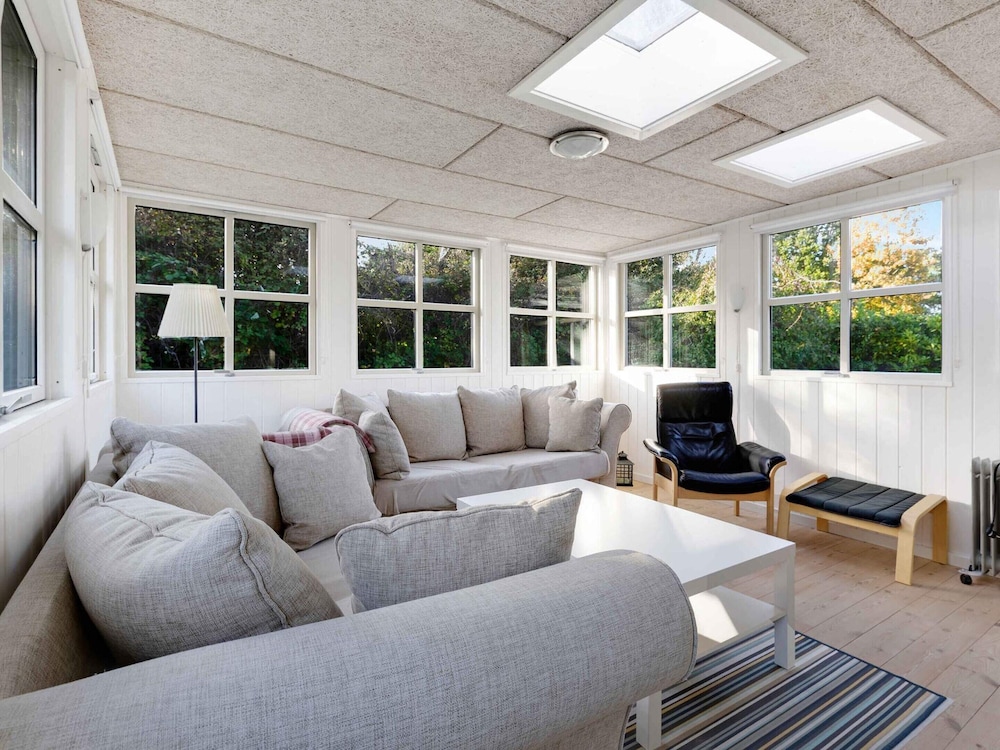 5 Star Holiday Home in Humble