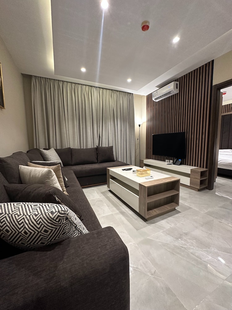 Charming Amman Apartment With Modern Amen