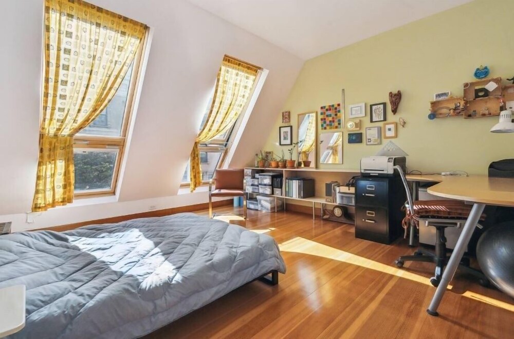 Surprisingly Unique 2br Urban Oasis W/ Sauna In Ny 2 Bedroom Home