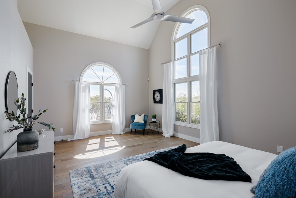 Majestic Mountain Mansion-heated Pool-guest House