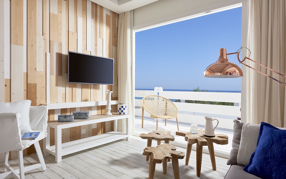 Artemis Seaside Resort