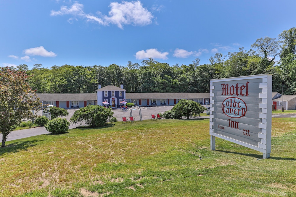 Olde Tavern Motel And Inn
