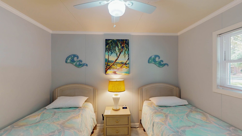 Beachy Sisters B 4 Bedroom Duplex view 3