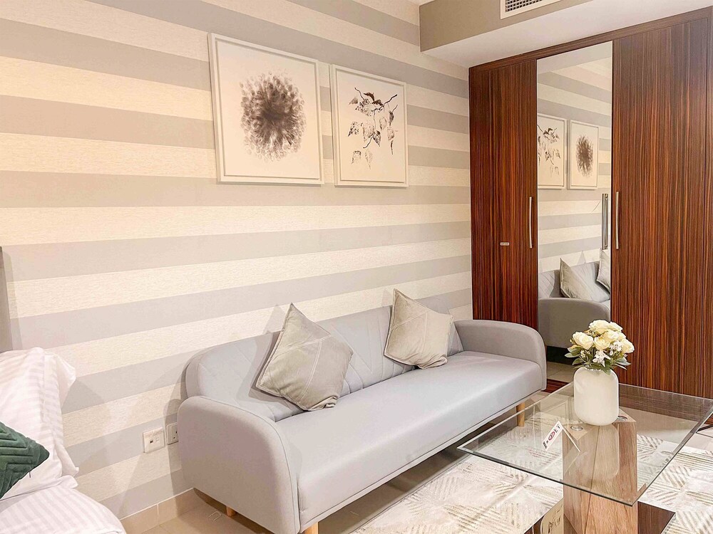 Cosmos Living Stylish Studio Near Marina