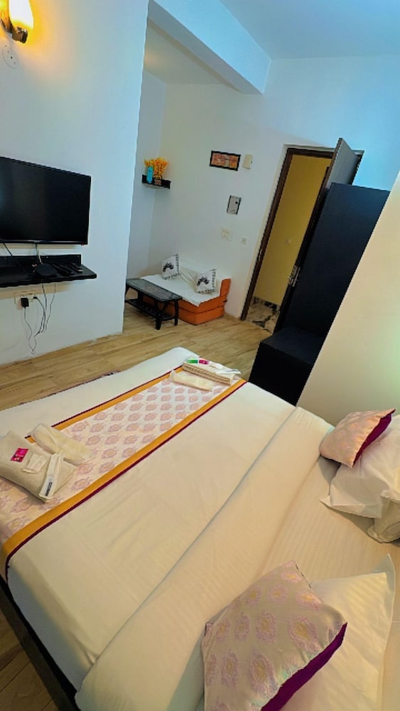 Pearl Suites at Omex Enternity