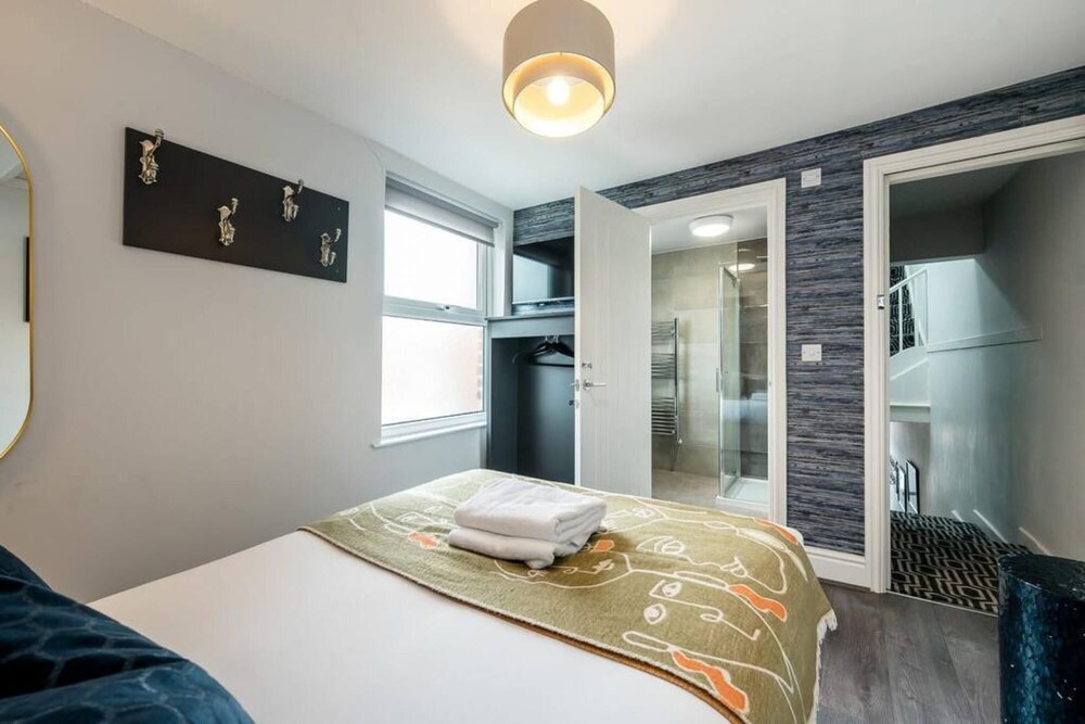 Host Apartments The Kensington Townhouse