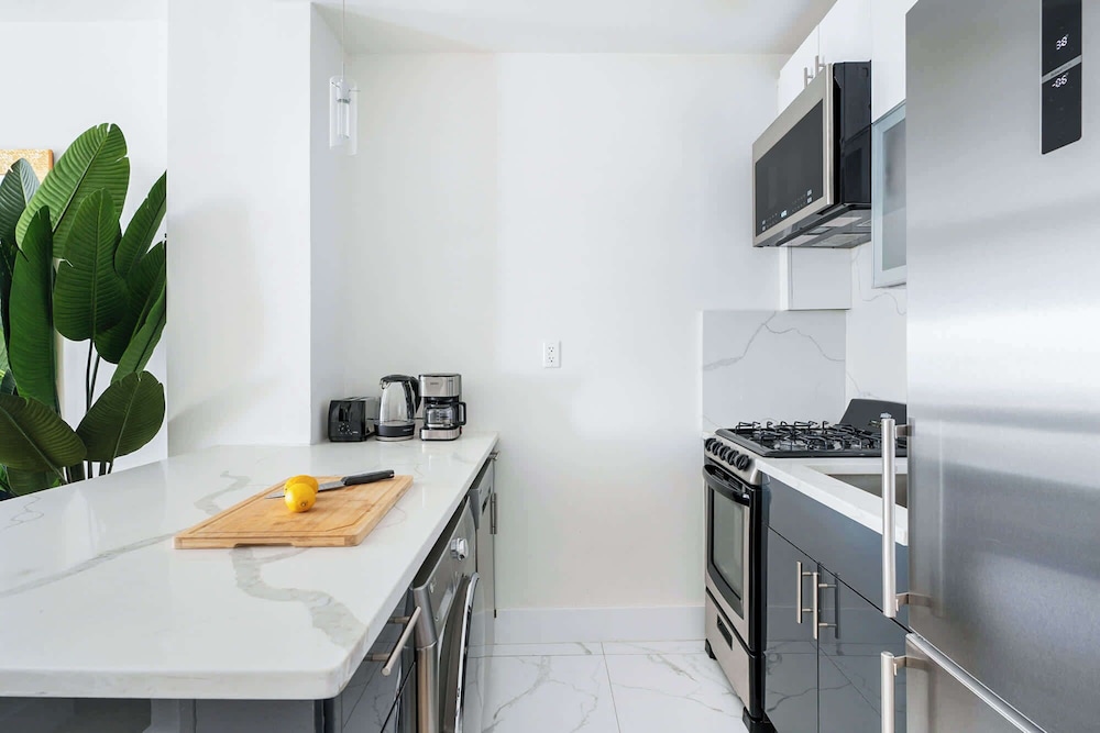 1597 New York Apt