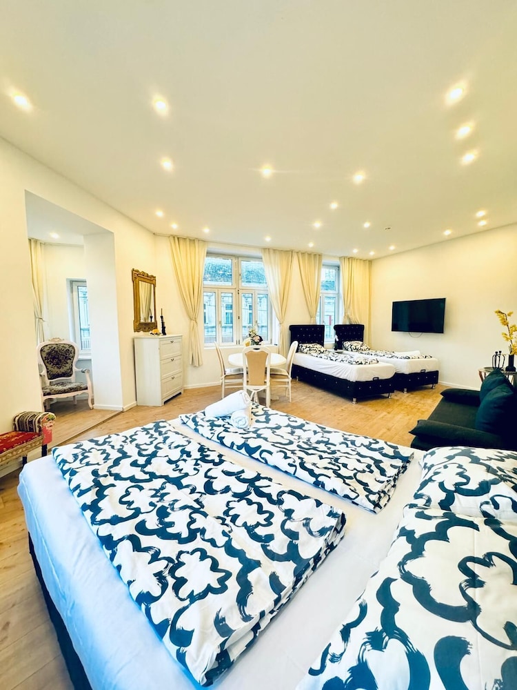 Comfortable 3BR Stay Kaufpark Area