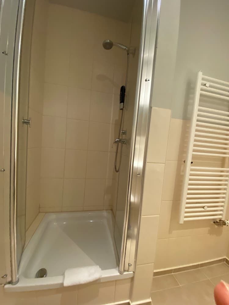 Singer109 Hostel